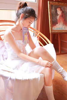 女性撒尿小便毛茸茸